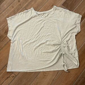 Stylus cap sleeve ruched mint green tee!